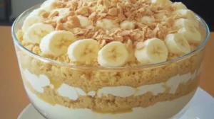 Easy banana pudding served with crushed Nilla wafers and fresh bananas on top